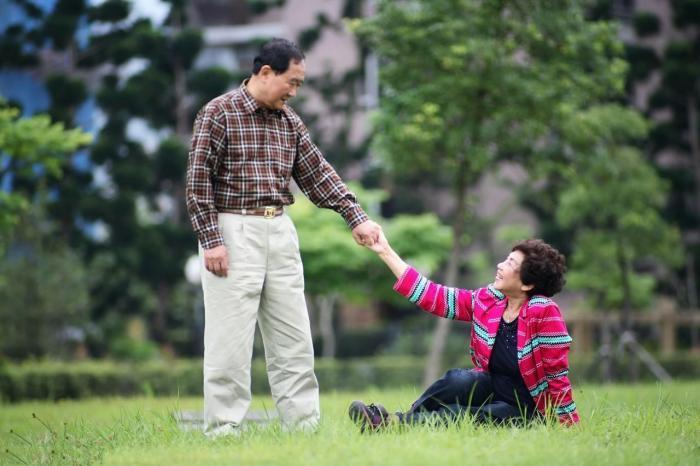 老年|老年人多久一次合适,这几个原则需注意