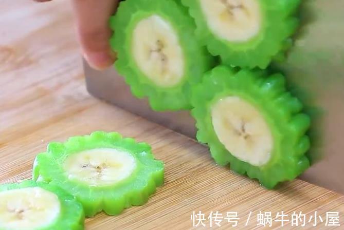 香气|苦瓜你没吃过的新吃法，香甜软糯，夹杂着淡淡的苦瓜香气，了解下