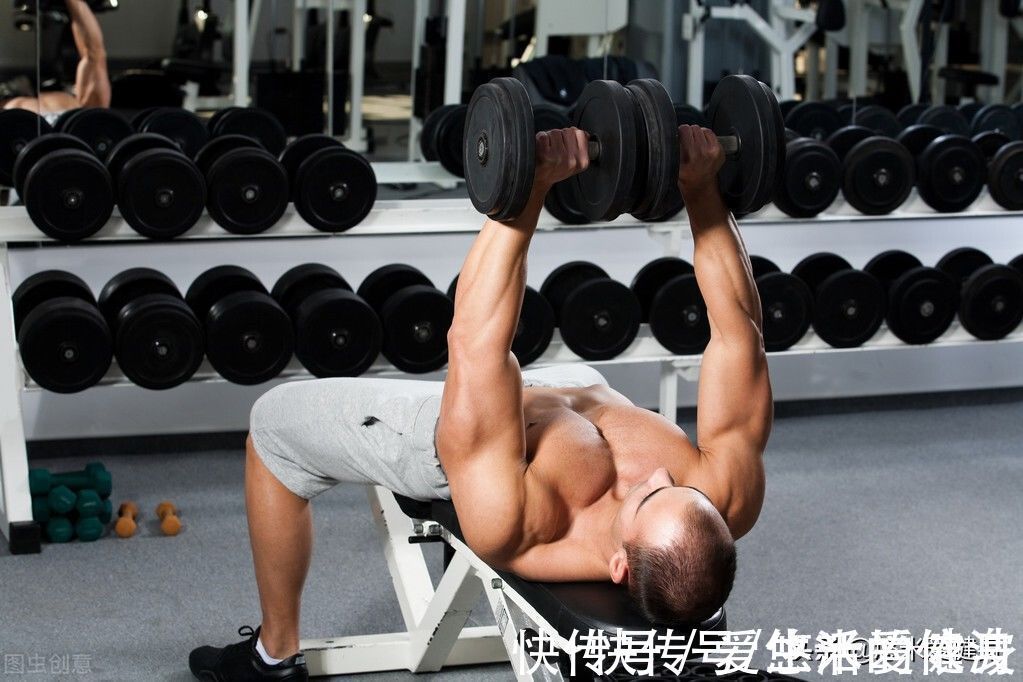 重量|快速练出胸肌的方法,练好这3个动作,拥有饱满厚实的胸肌