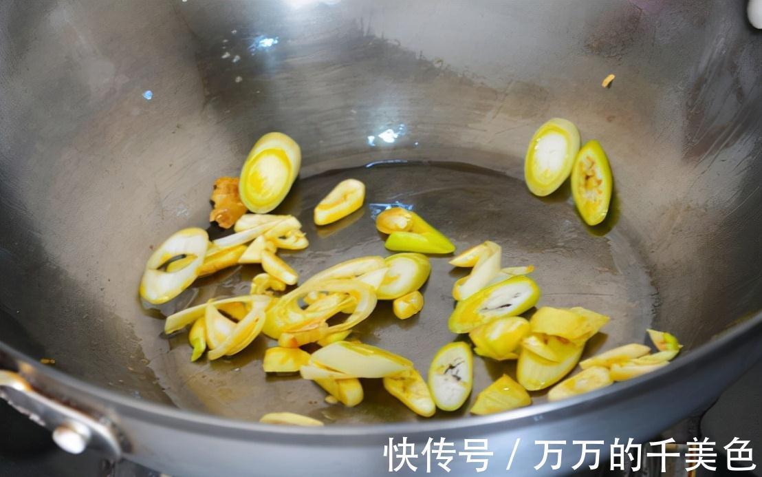 比肉还好吃的下饭素菜,做法并不难,学会了不用去饭店吃