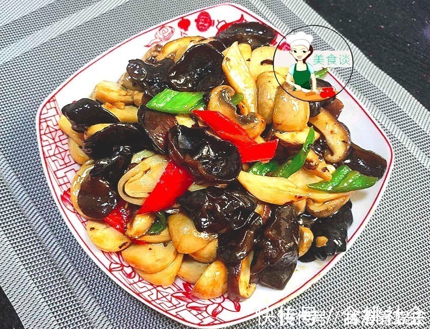 鲜美|几样素菜一起炒，不放肉也很鲜美，入秋后多给孩子吃，简单又营养