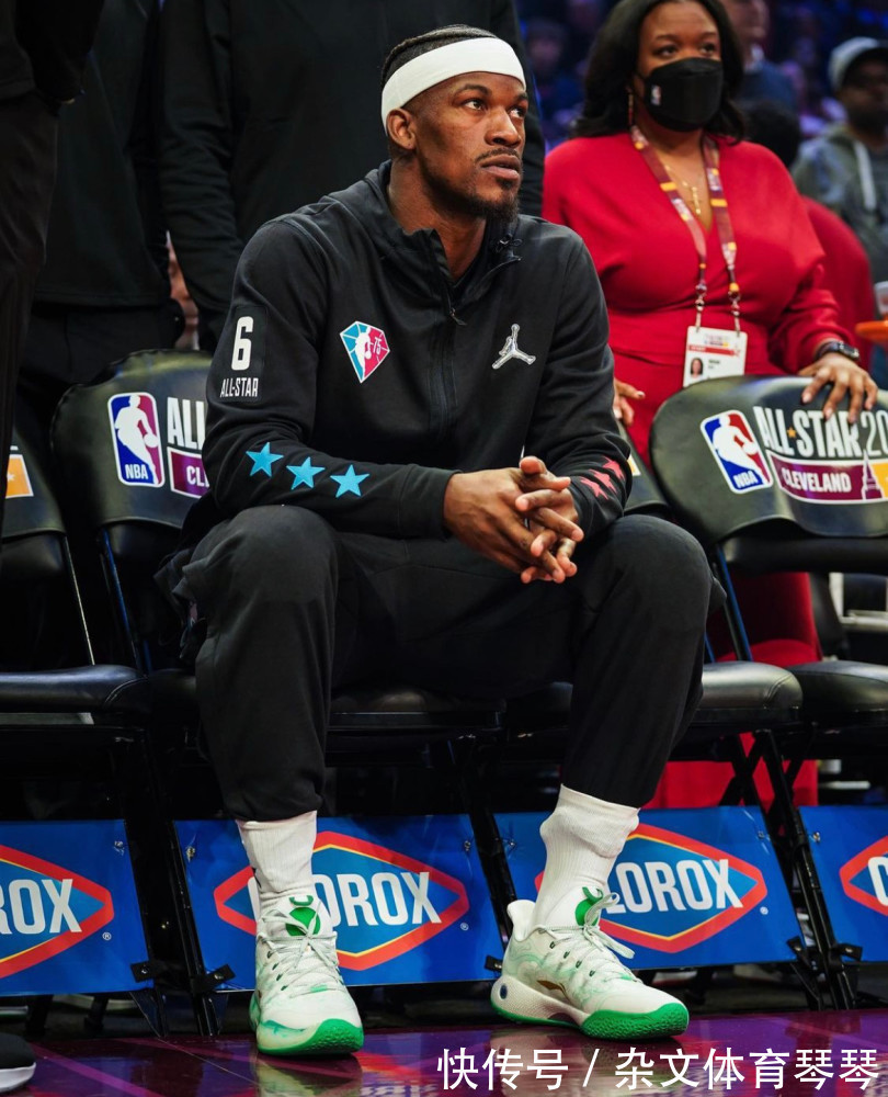 阿迪 东方力量闪耀全明星!老詹换了三双鞋,阿迪太惨,UA是最大赢家?