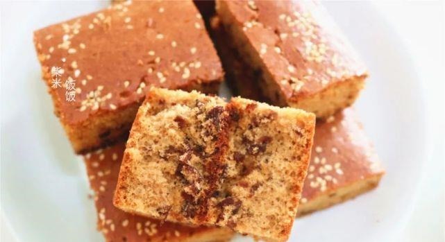 3个鸡蛋，一把红枣，做一款简单又好吃的枣糕，味道太正了