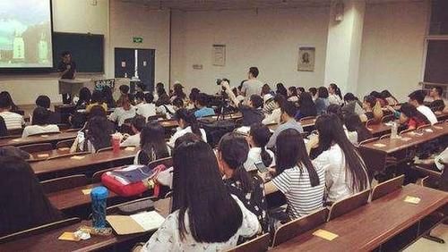 东北二本大学的学生：很后悔没有去读老三本，我宁愿交上万学费