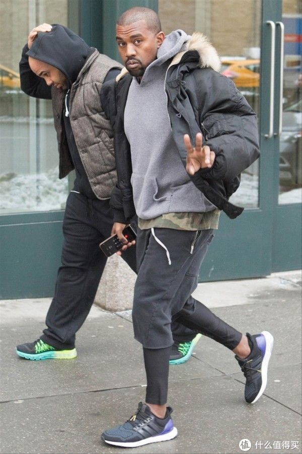 west|再次上身独特面罩，Kanye West的时尚影响力是否依旧？