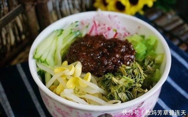 炸酱面好不好吃关键是酱，教你这样做，吃过一次就忘不了那味道！