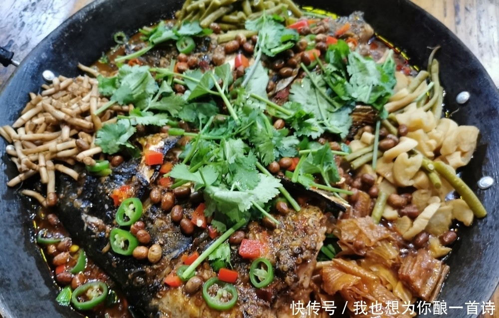 月黑风高,夜访百色夜宵摊野猪林品尝不一样的别样黑暗料理