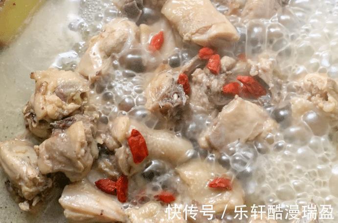 鸡肉块|想吃麻油鸡不用出去吃，自己在家也嫩做，味道不比买的差