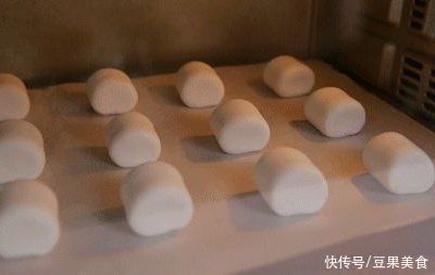 有了这些棉花糖坚果脆，实力下酒