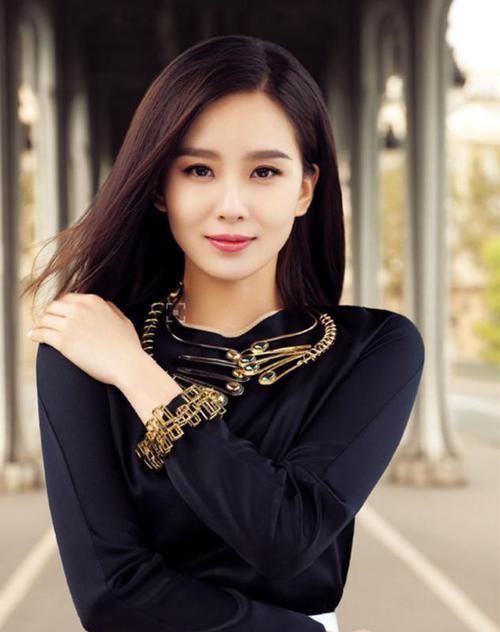 发型|你适不适合有“刘海”?看这3点就对了,留错显老还没气质