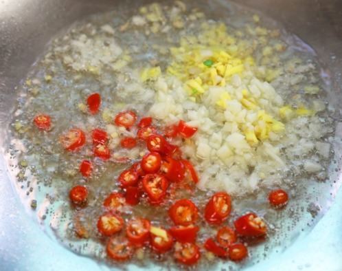 家常菜|这是一道非常有味道的家常菜,很多人不敢吃,但更多人非吃不可