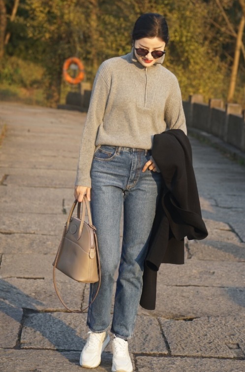 潮人|天冷了,“牛仔裤”过时了?看看这些潮人示范,时髦好看又上档次