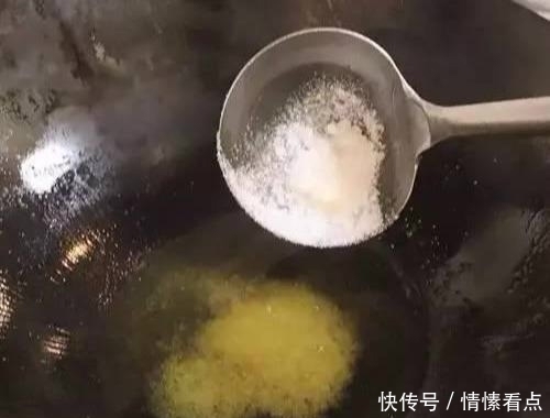 饭店炒的包菜为啥又香又脆,自己却总做不好,大厨:关键在这一步