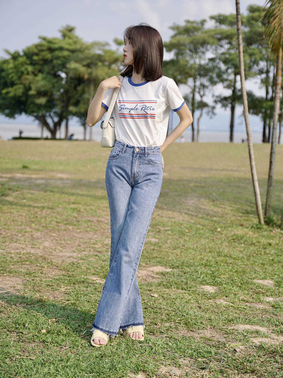 搭配|日常不用穿得太花哨，T恤搭配牛仔裤，法式穿搭依然能成为焦点