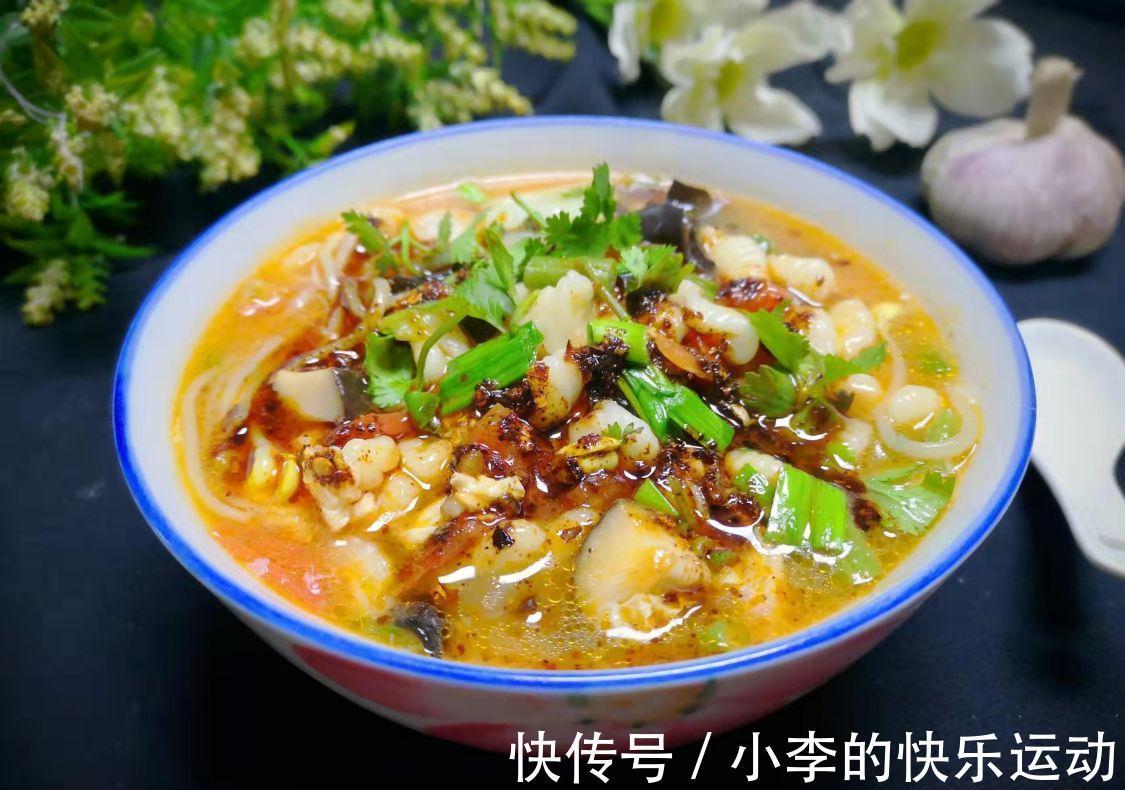 天冷了，我家三口午餐这样吃，主食和菜一锅出，好吃热乎还省事！