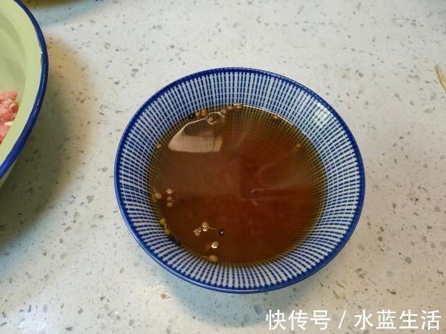 羊肉馅|做羊肉馅饺子,记住“3放2不放”,饺子鲜嫩无膻味,流油又流汁