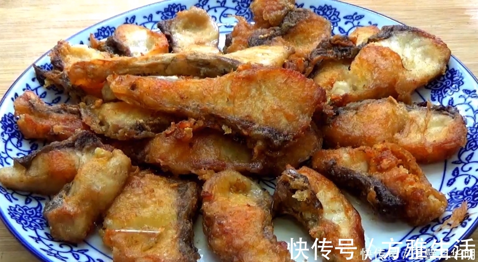 草鱼百吃不厌的做法，鱼肉鲜香无腥味，下酒又下饭，比烤鱼还好吃