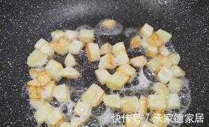 天气越来越热不想做饭，送您土豆香肠炒饭，简单美味，原来这么香