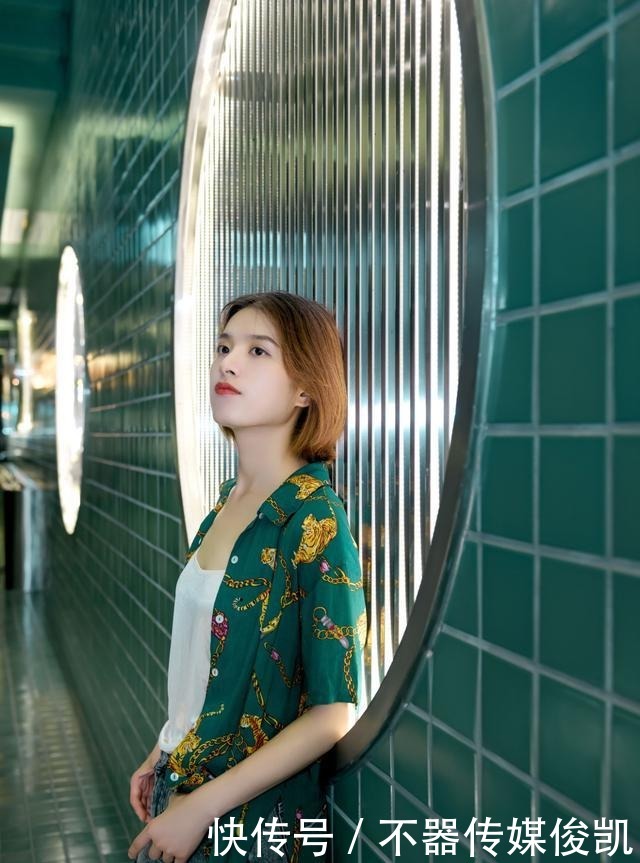 无可挑剔|模特身材、衣着、气质无可挑剔