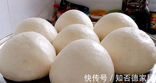 蒸馒头|发面时，只加酵母是“大忌”，多加这２样，蒸出的馒头又白又暄软