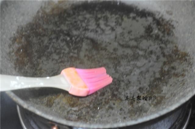 锅底|很多人瞧不上,其实营养很高,加一个鸡蛋简单一煎,太香了