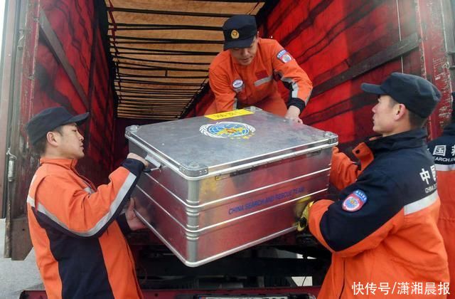 欢迎回家!中国救援队完成赴土救援任务乘包机回国