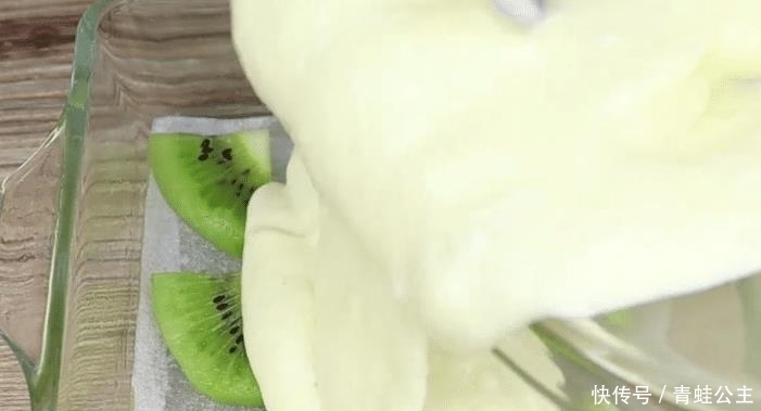 营养|分享一款猕猴桃酸奶蒸糕,甜香营养,好吃美味,不错的居家糕点