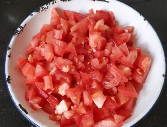  西红柿疙瘩汤|入冬后，宁可不吃羊肉也要喝的汤，鲜香滋补还健胃，比骨头汤还香