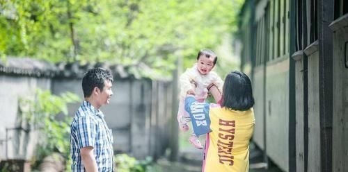 亲爱的|这六种游戏很危险,一不小心就会伤到孩子,家长别再和孩子玩了