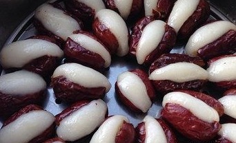 1碗面粉2个鸡蛋，做好吃的开口笑，香酥可口，大人小孩都爱吃