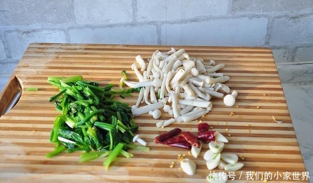 入冬后,这个蔬菜可以多吃点,加点虾皮增鲜增味,炒一炒特香