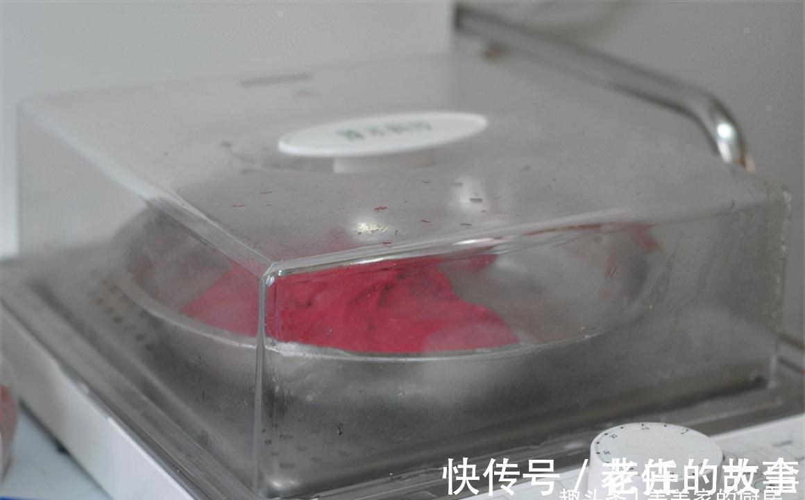 火龙果糍|便秘长痘反反复复?秋天该吃此物!搓一搓撒点粉,香甜软糯好解馋