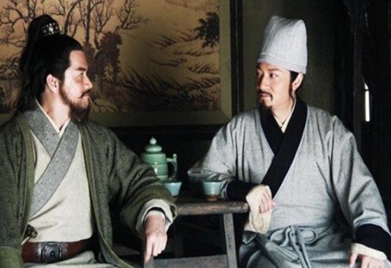 暗杀@他是梁山头号内奸,曾暗杀晁盖宋江,最后勾结朝廷将梁山一网打尽