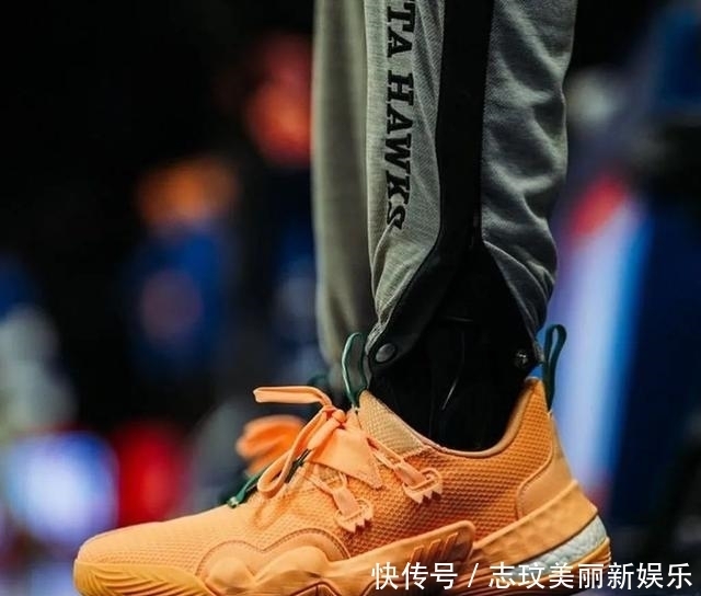 尼克斯|脚踩新鞋硬刚尼克斯万人球迷！吹杨一代像他一样年少轻狂
