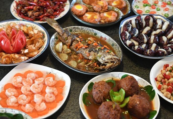  这道“花开富贵”，是年夜饭的压轴菜，颜值高寓意好，吃出好彩头