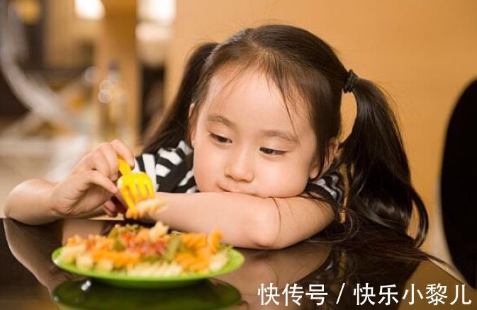 孩子|秋天照顾孩子,不要只知道让孩子多穿,“吃和睡”更要关心