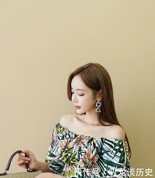 尖刺|美图欣赏:孙允珠,热带尖刺花卉清凉丛林连衣裙