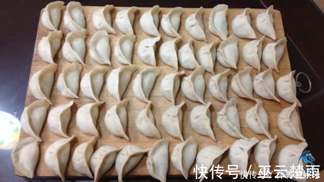 包好的饺子千万别直接放冰箱冷冻!教你一招,冻多久都不会坏