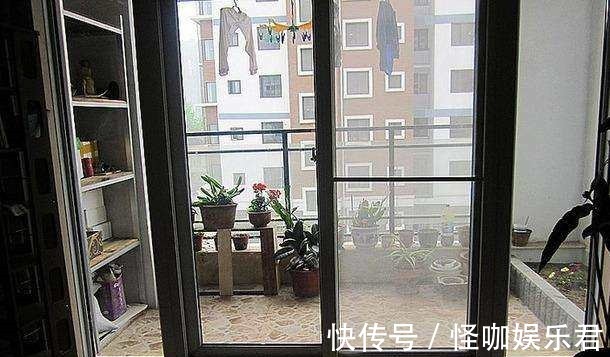 密封性|几乎没人在阳台装推拉门了,聪明的有钱人都装这种,懊悔没早知道!