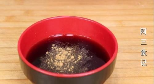 茄子加土豆一起做,实在太好吃了,出锅比肉还香,天天吃都不腻