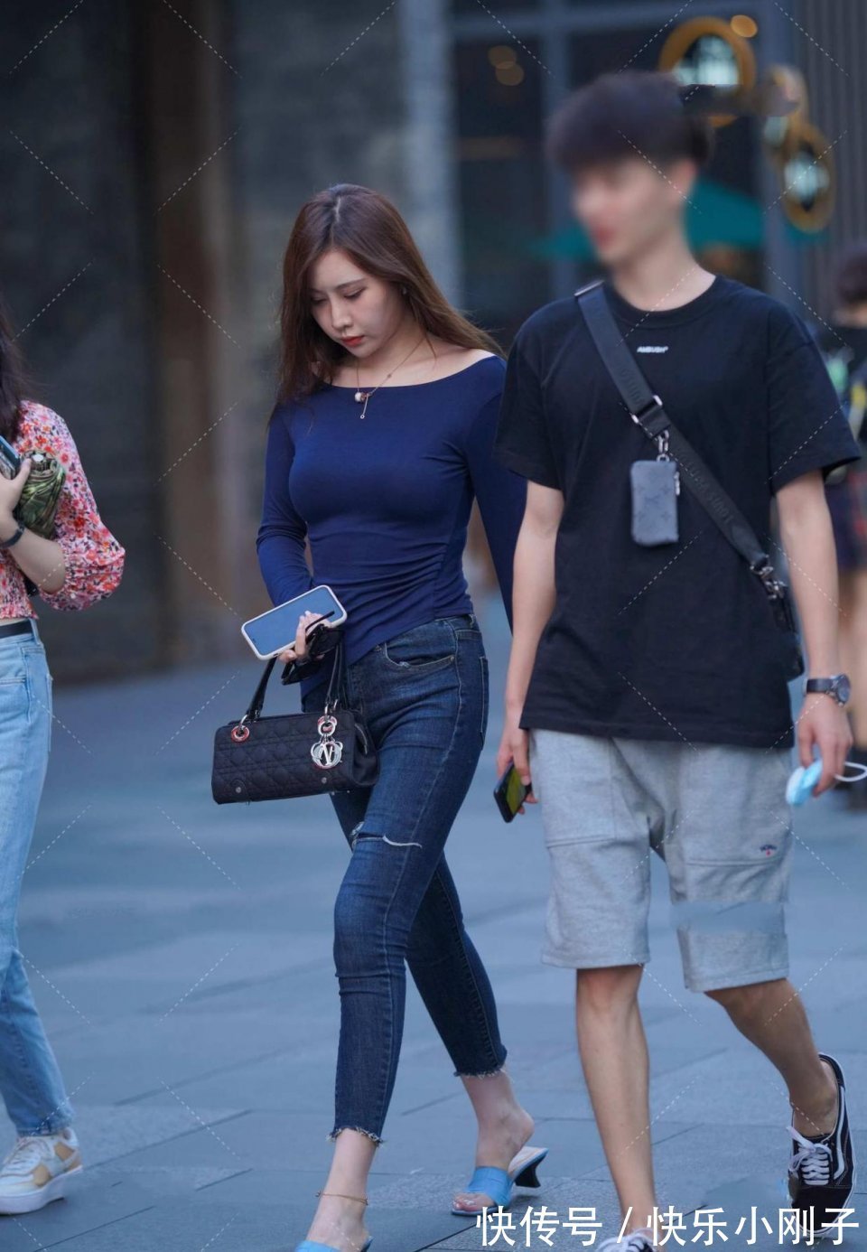 高跟鞋|气质非凡的小姐姐,就是那么与众不同,好想帮她买一杯奶茶