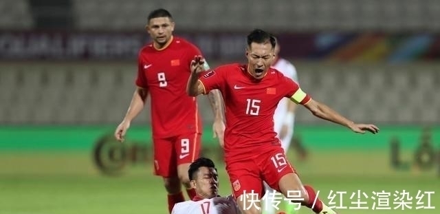 沙特|3个丢球都是他!2:3国足输沙特提前出局,李铁拔苗助长国足祸首