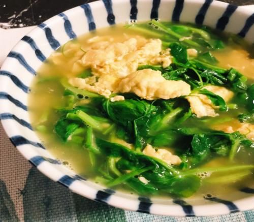 加上一些|天冷了,多给家里人喝此汤,简单煮一煮,营养极高,冬天要多喝它