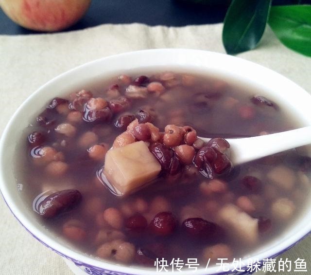 养胃|茯苓红豆薏米粥，健脾养胃，好喝又健康！