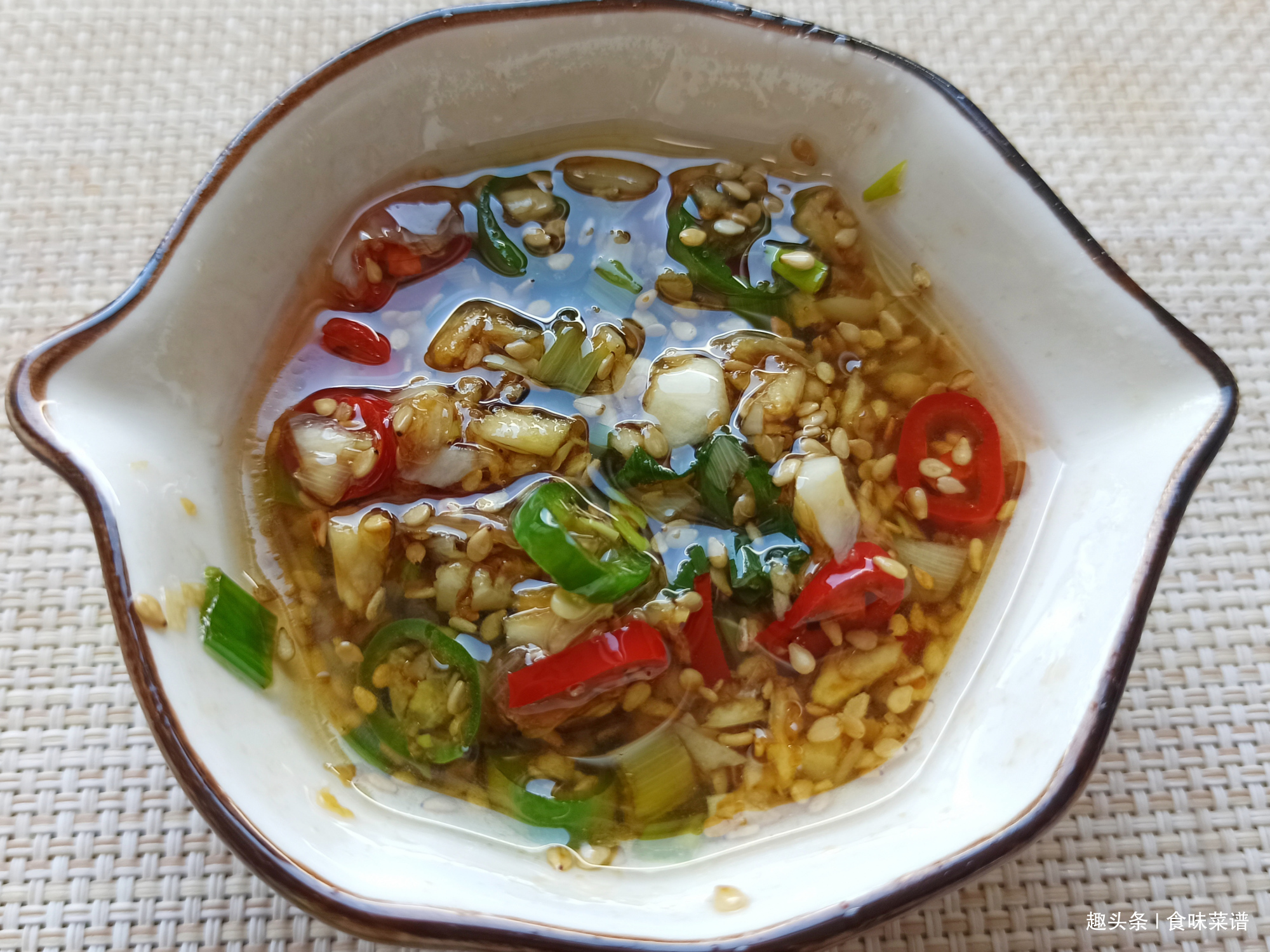 做凉菜乱倒调味是大忌,大厨教你正确方法,爽口开胃好吃还不油腻