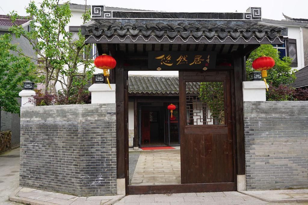 外出旅行住宿至关重要,在酒店与民宿之间,你会选择民宿吗?