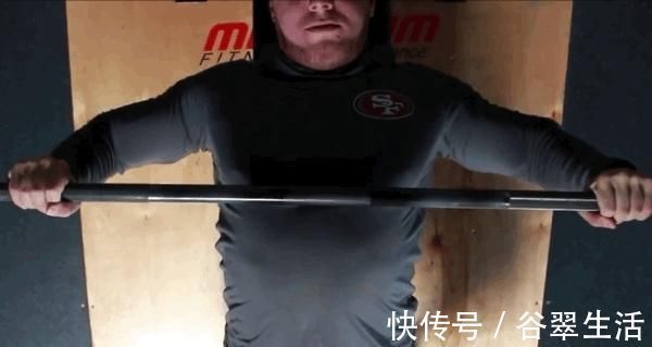 三角肌|普通人健身，这个动作还是别练了，浪费时间