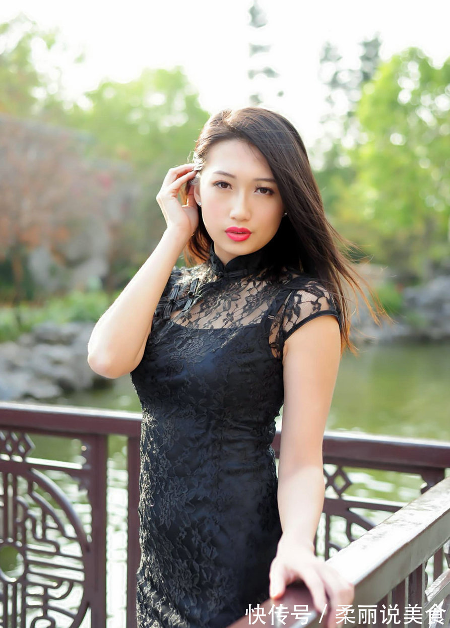 心头好 搭配黑色高跟鞋,细节感满满,有非常高大上感觉