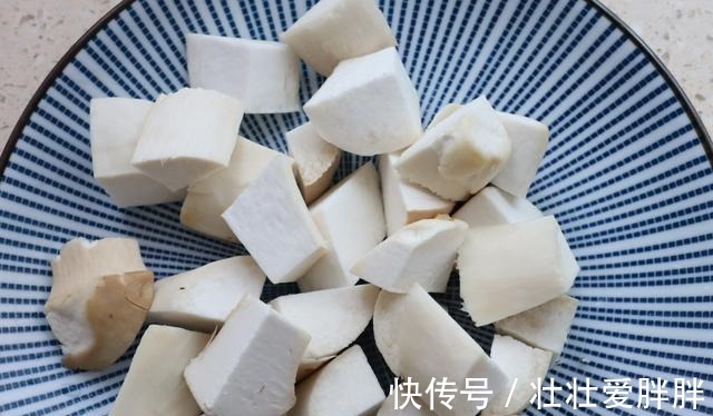 下饭|蒜香酱牛肉粒杏鲍菇，嚼劲十足，美味下饭！