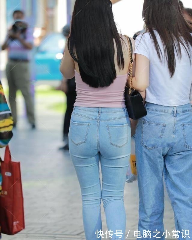 装束 灰黄色拉链上衣搭配高帮小白鞋,潮流搭配,彰显自我风格!